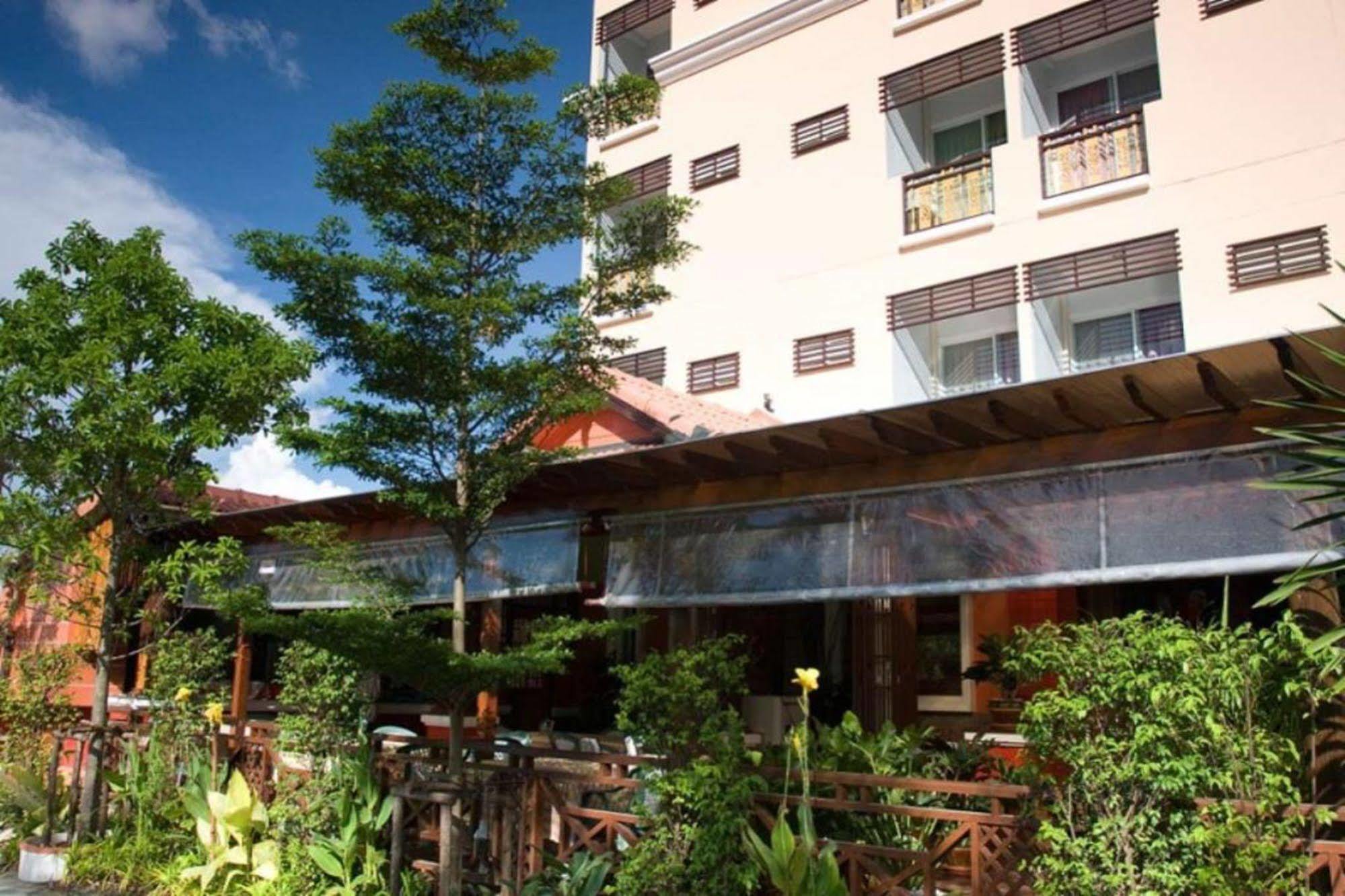 Oyo 280 Thai Garden Resort Bangkok Exterior photo